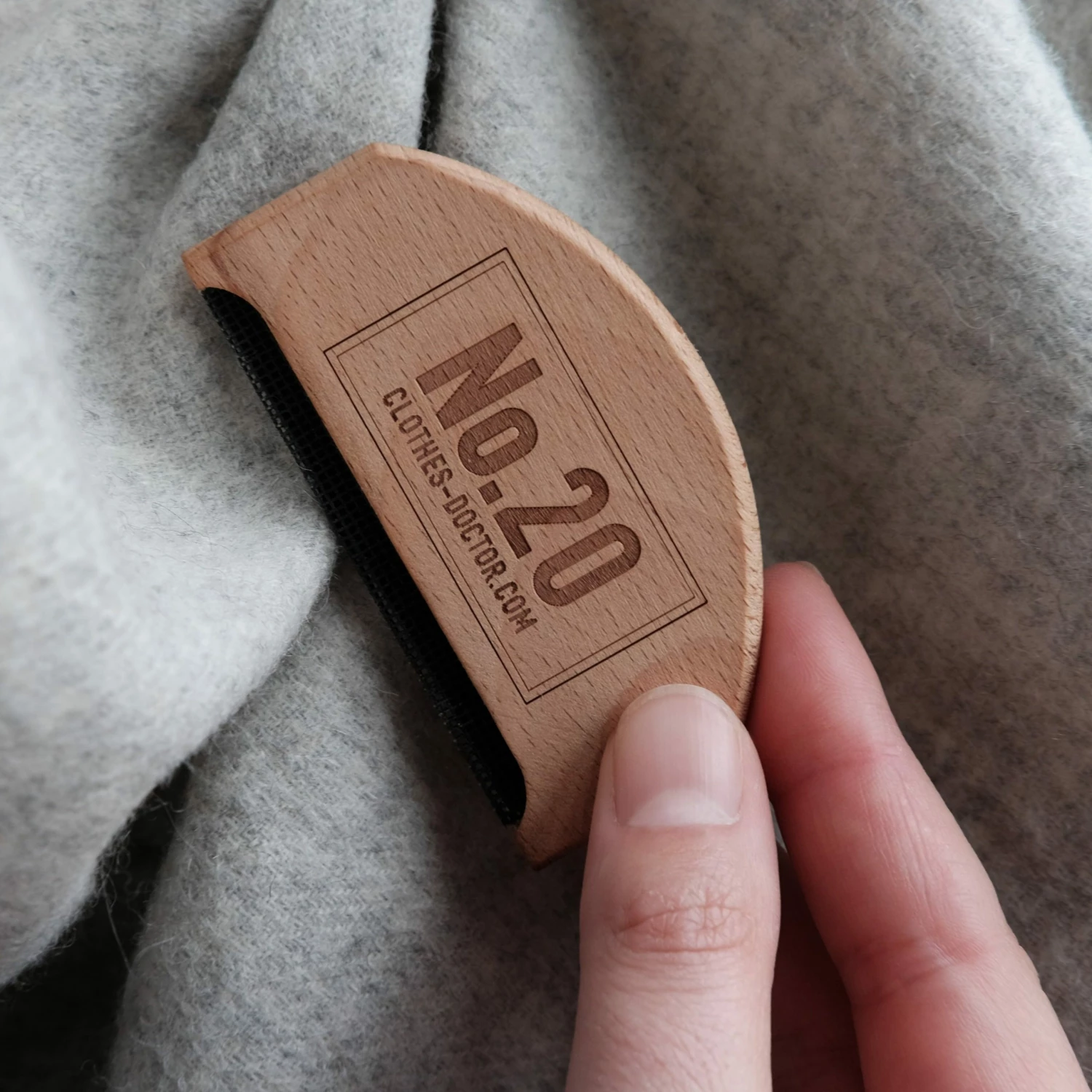 Clothes Doctor No. 20 Cashmere Comb - Beechwood 3 Clothes Doctor No. 20 Cashmere Comb - Beechwood