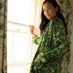 Bertioli By Thyme Silk Robe In Rivermint Silkwear